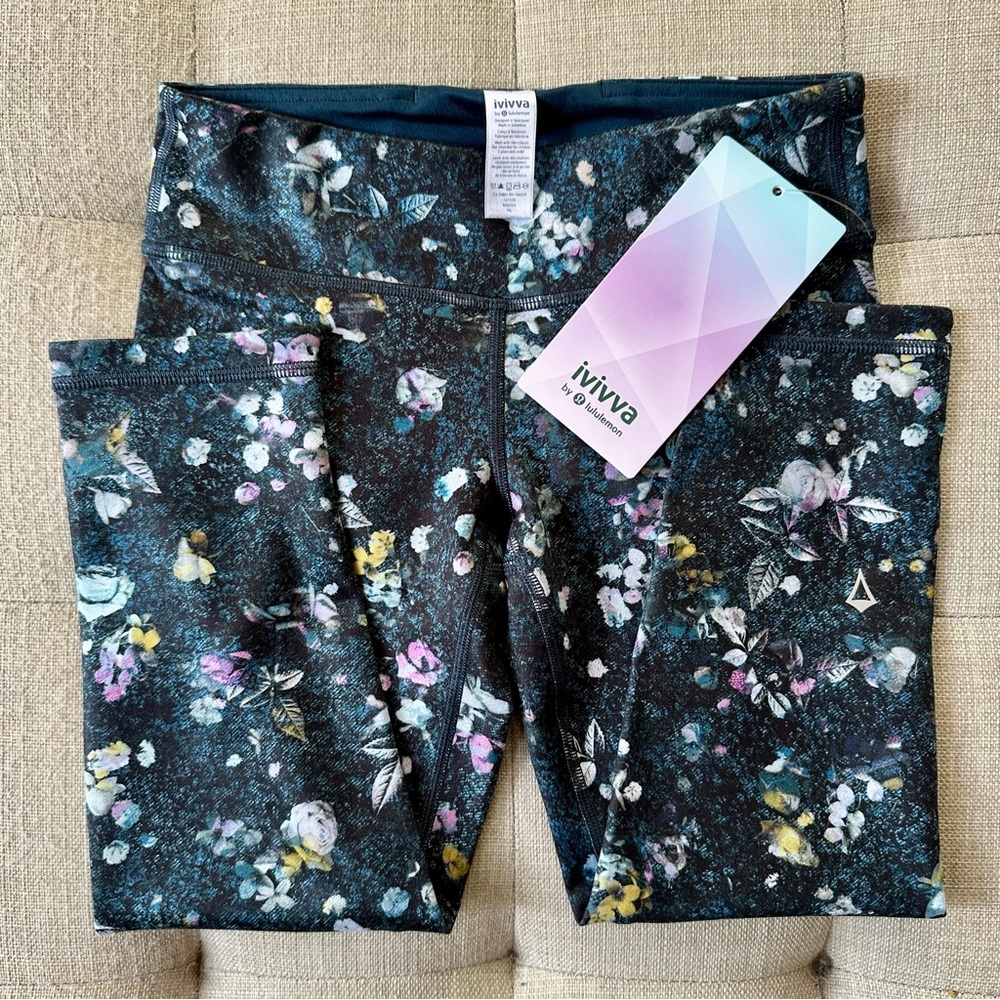 Ivivva Rhythmic Crop Leggings — Size 10